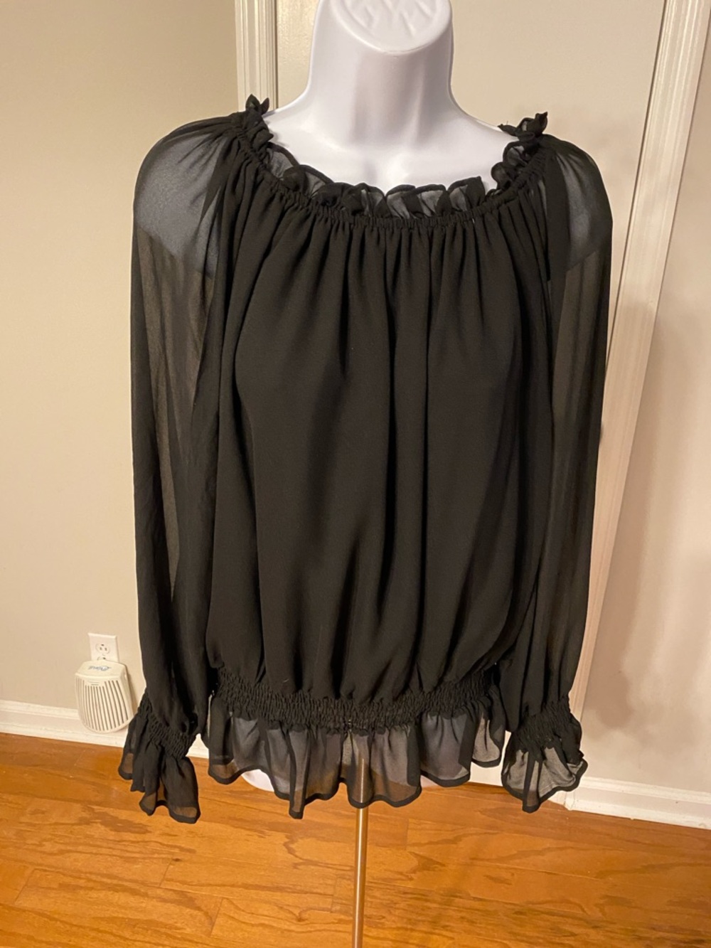 TCEC Blouse - Picture 2 of 5
